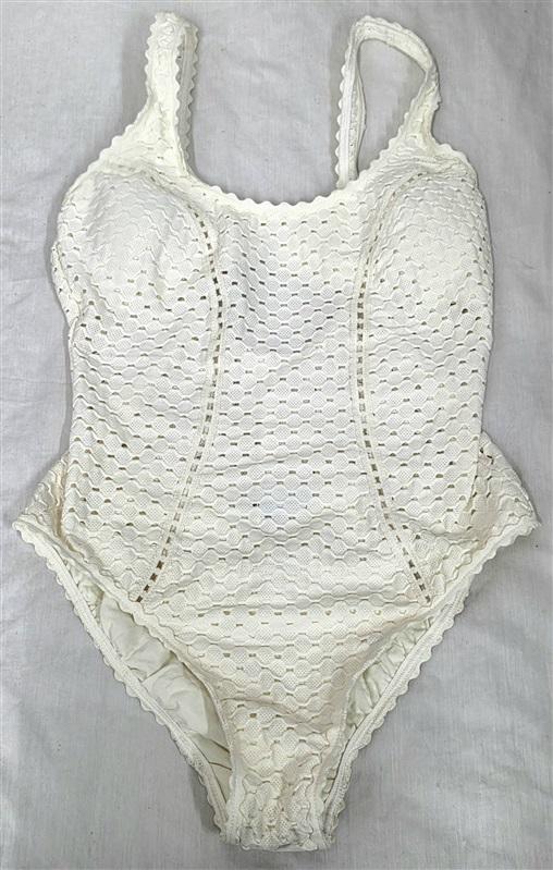 NWOT Robin Piccone 8 Ivory Eyelet Open Lace 1PC Swimsuit 130792