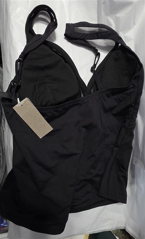 NWT Kenneth Cole L V-Neck Halter Tankini Swim Top Black 130910