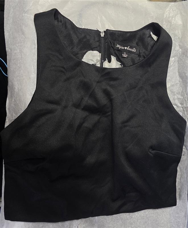 NWT Sequin Hearts Sz 3 Sleeveless Scoop Neck Crop Top Black 130970