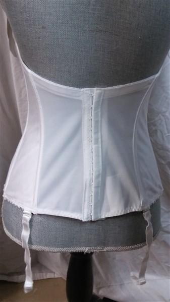 NEW Carnival Full Fig Satin Torsolette Strapless Bustier Bra 424 Wh 40DDD 130983