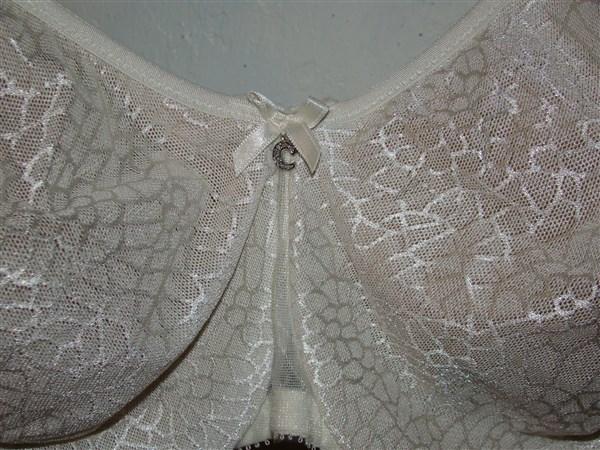 NWT Chantelle C 32DD Magnifique Seamless Underwire Bra Ivory 1891 131011