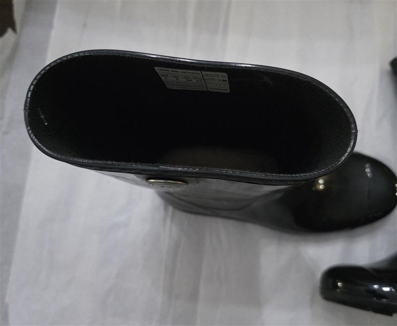 NWOT Ugg 7 Sienna Short Rain Boots Black Shiny 131125