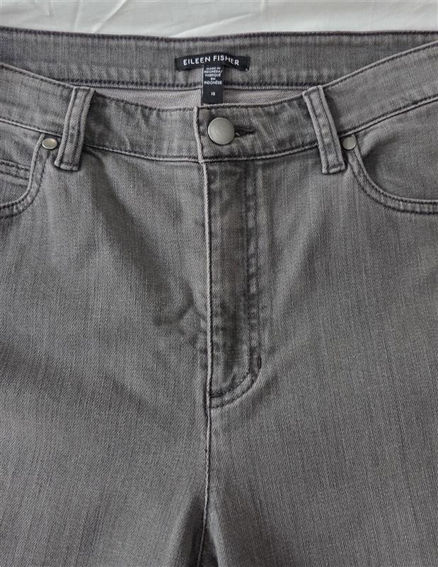 NWOT Eileen Fisher 10 Gray Stretch Straight Jeans Denim Pants 131248