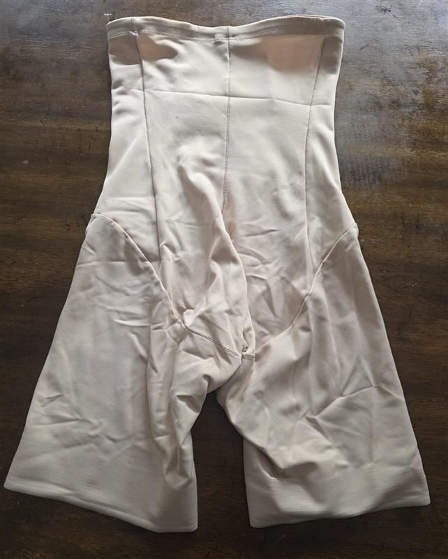 NWOT MiracleSuit 2XL Hi Waist Long Leg Shaper Wonder Edge 2709 Beige 131264