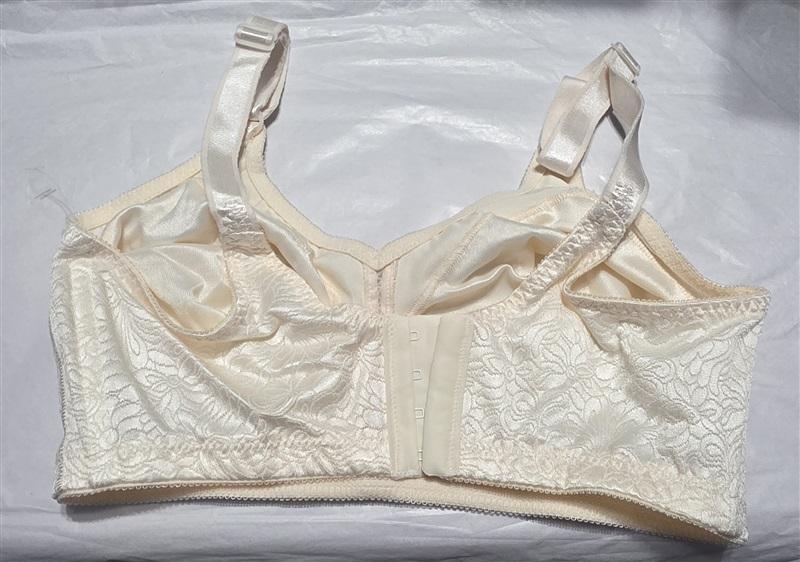 NWOT Bali 36DD Double Support Spa Closure Bra 3372 Ivory 131345
