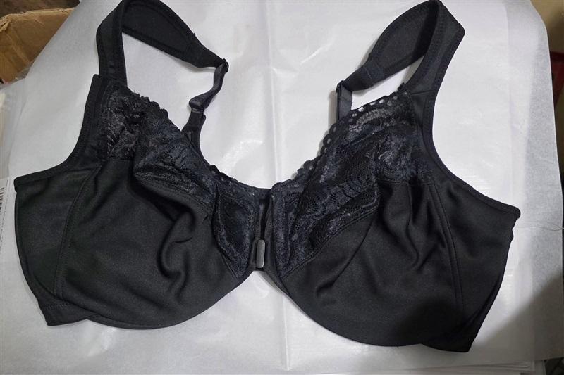 NWOT Glamorise 42H Elegance Front Close Underwire Bra 1245 Black 131376