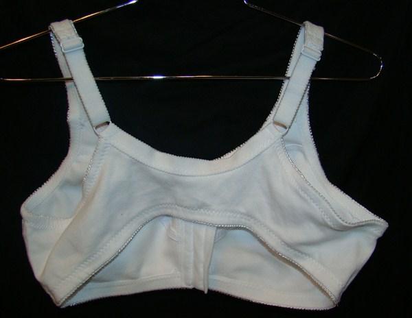 NWOT 48C Comfort Choice Wirefree Back Hook Seamless Leisure Bra White 131382