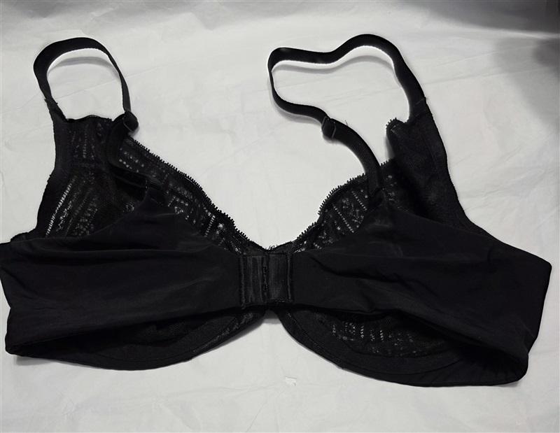 NWOT Chantelle 34C 10Q1 EVERYDAY GRAPHIQUE UNDERWIRE LACE PLUNGE BRA 131408