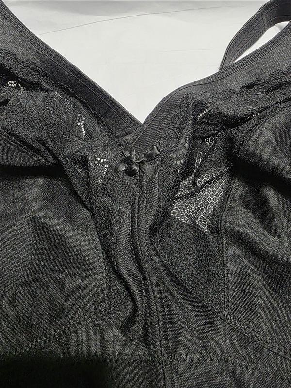 NWOT Glamorise 44g Magic Lift Full Figure Minimizer Bra 1003 Black 131423