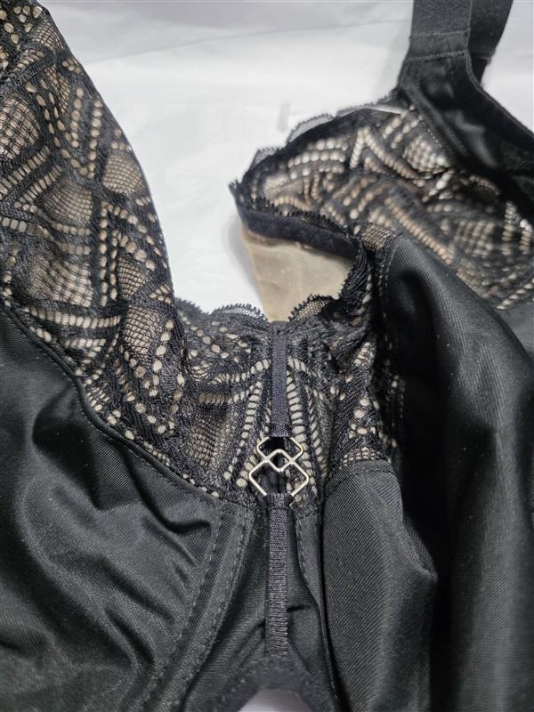 NWOT Elomi 42N Lydia Bandless Plunge Black Bra 131424