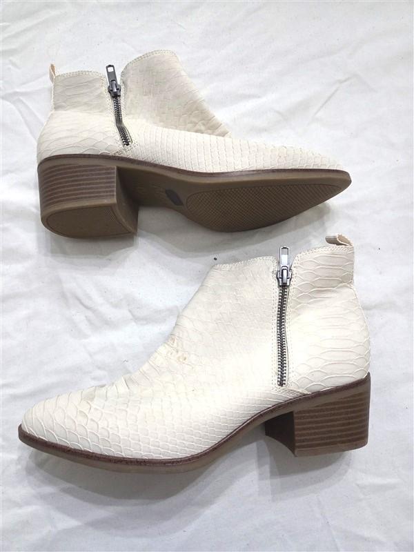 NWOTD Mia 9 Python Faux Snake Western Stack Heel Ankle Boot Booties Ivory 131432