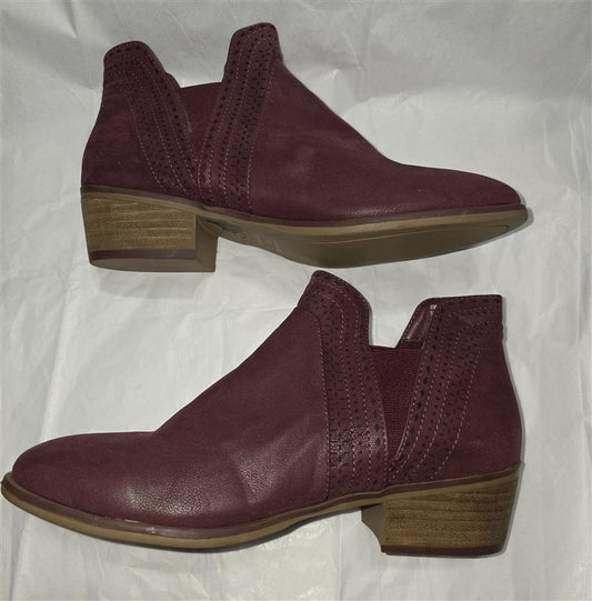 NWOT Mia Jayden Red Punched Faux Leather Ankle Boots Booties 131438