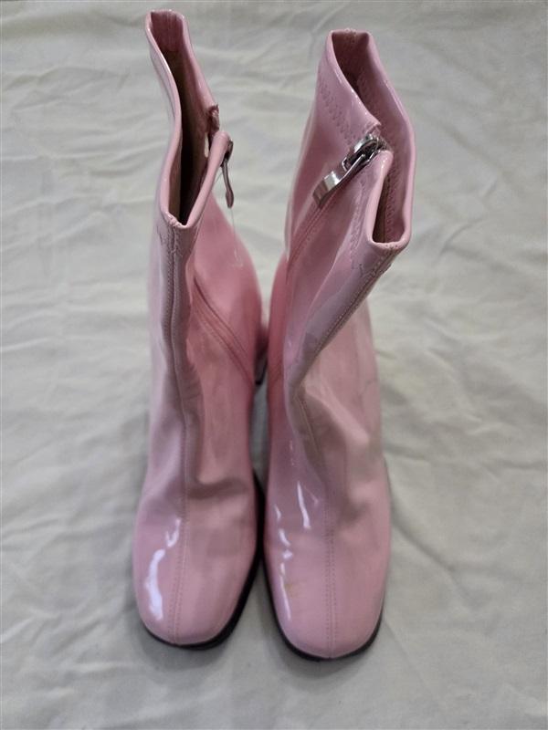 NWOTD Patented Leather Chelsea Ankle Boots Pink 131439