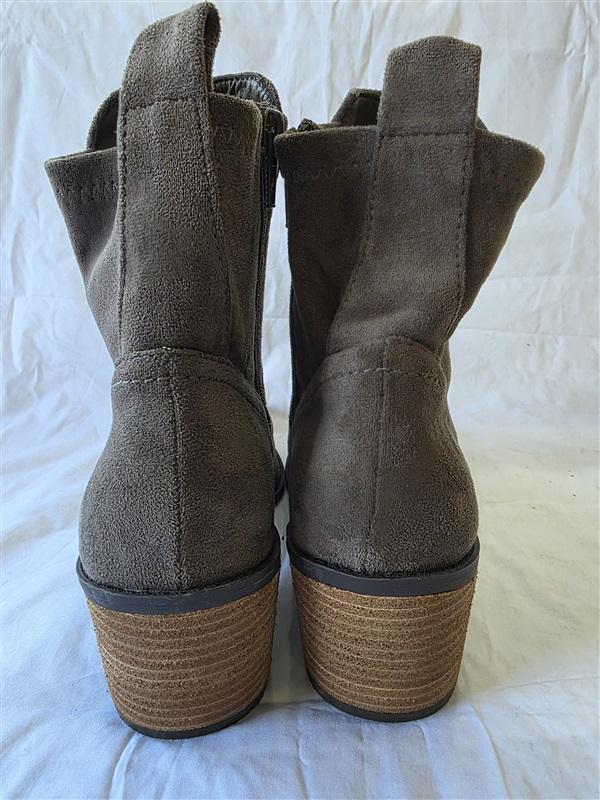 NWOT Dolce Vita 7 Oster Western Ankle Boots Gray Suede 131441