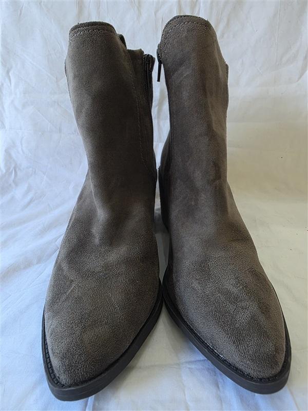 NWOT Dolce Vita 7 Oster Western Ankle Boots Gray Suede 131441