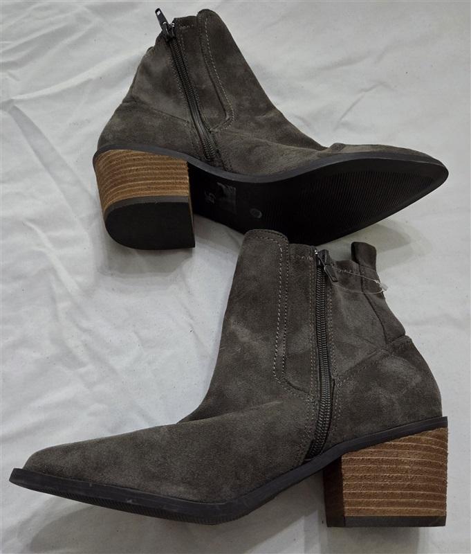 NWOT Dolce Vita 7 Oster Western Ankle Boots Gray Suede 131441