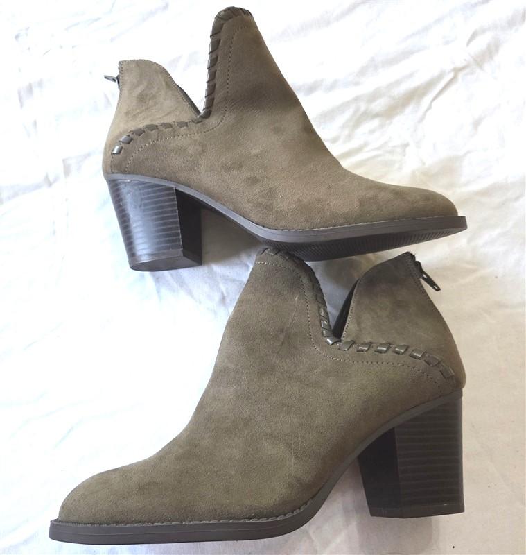 NWOTD Market Spruce 8.5 Laced Side Ankle Booties Olive Green 131442