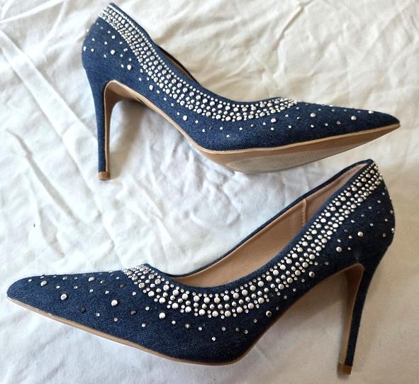 NWOT New York & Co 8.5 Denim & Rhinestone Stud Heeled Pumps 131449