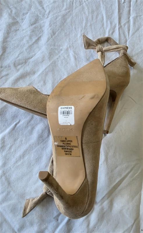 NWOT Express 8 Classic Pointed Toe Faux Suede Leather Tan Ankle Tie Pumps 131459