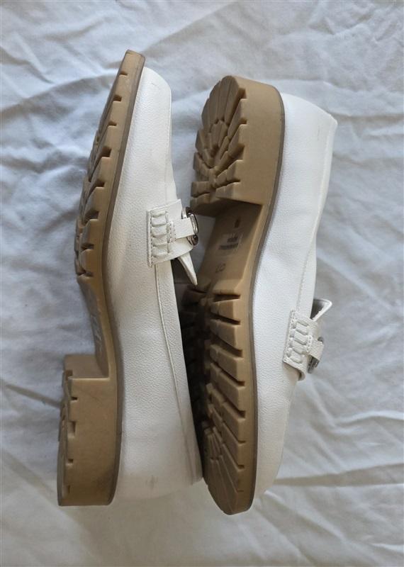 NWOT DV Dolce Vita 10 Lug Sole Horse Bit Leather Loafers Ivory 131461
