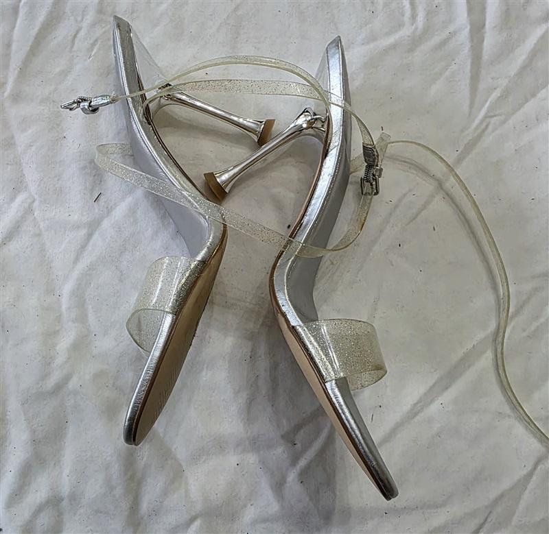 NWOT Marc Fisher 9.5 Calisty Heeled Sandals Silver & Clear Spiked 131481