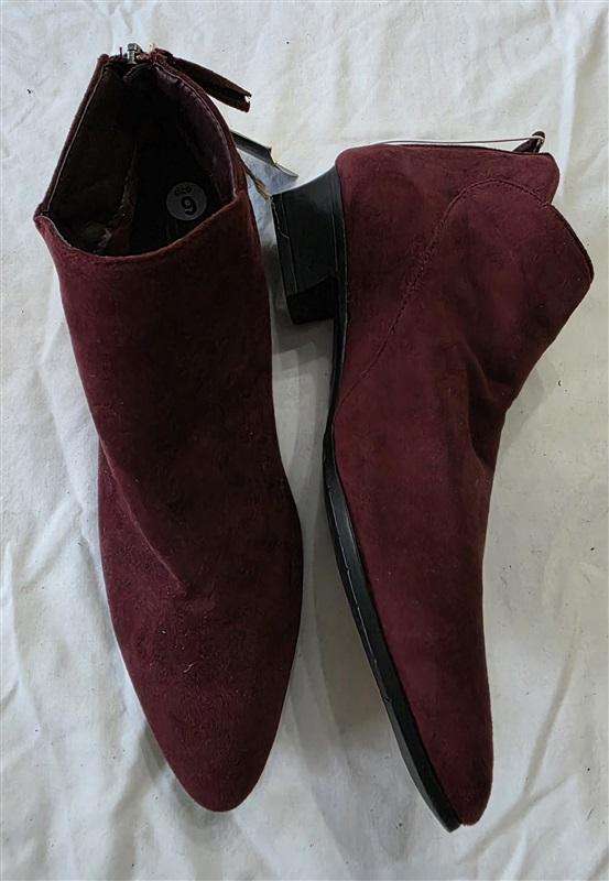 NWT Seven7 Burgundy Faux Suede size 9 Booties Boots 131485