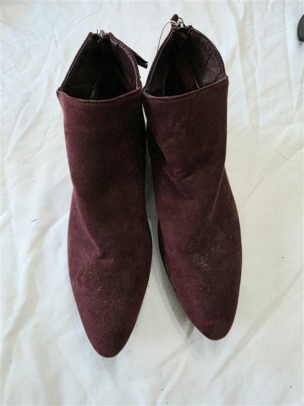 NWT Seven7 Burgundy Faux Suede size 9 Booties Boots 131485