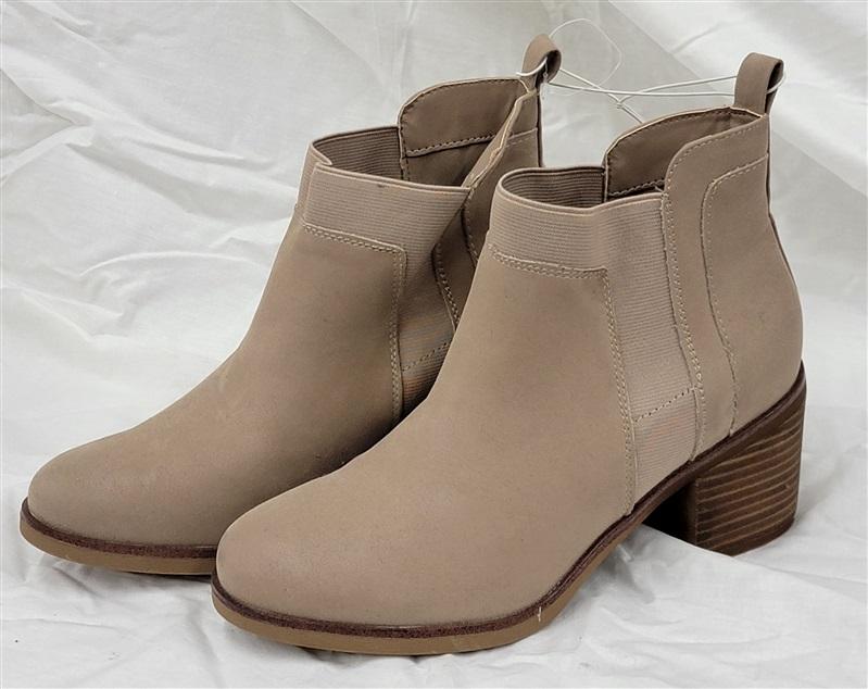 NWOT Mia 8.5 Eloise Faux Leather Buff Ankle Boots 131486