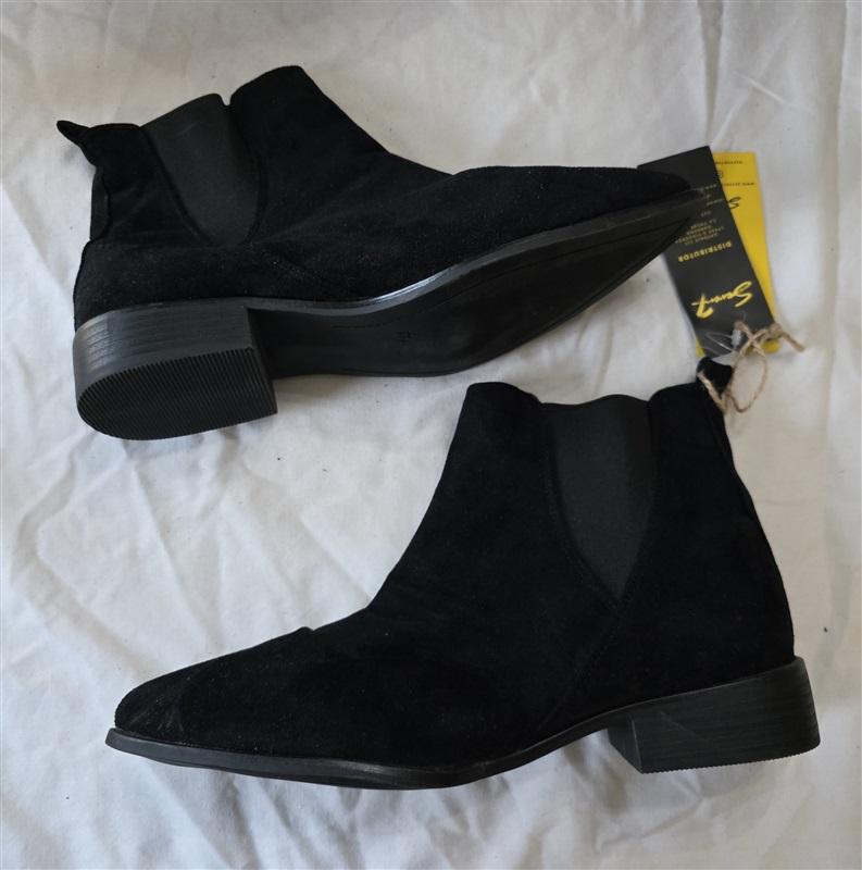 NWT Seven7 Black Faux Suede size 11 Pointy Toe Booties Boots 131490