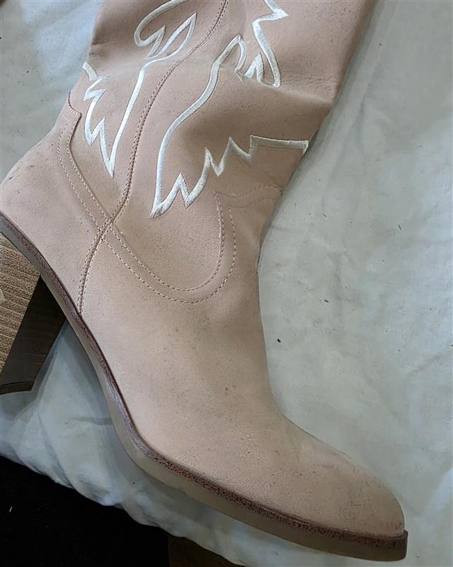 NWOT Maurices 9 Dolly Faux Suede Stacked Heel Cowboy Boots 131494