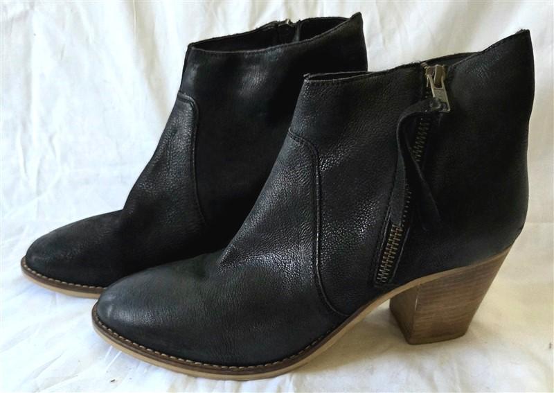 NWOTD Urban Outfitters 9 Stacked Heel Ankle Boots Black 131502