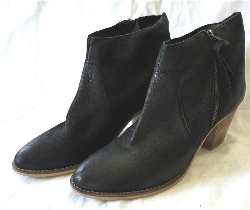NWOTD Urban Outfitters 9 Stacked Heel Ankle Boots Black 131502