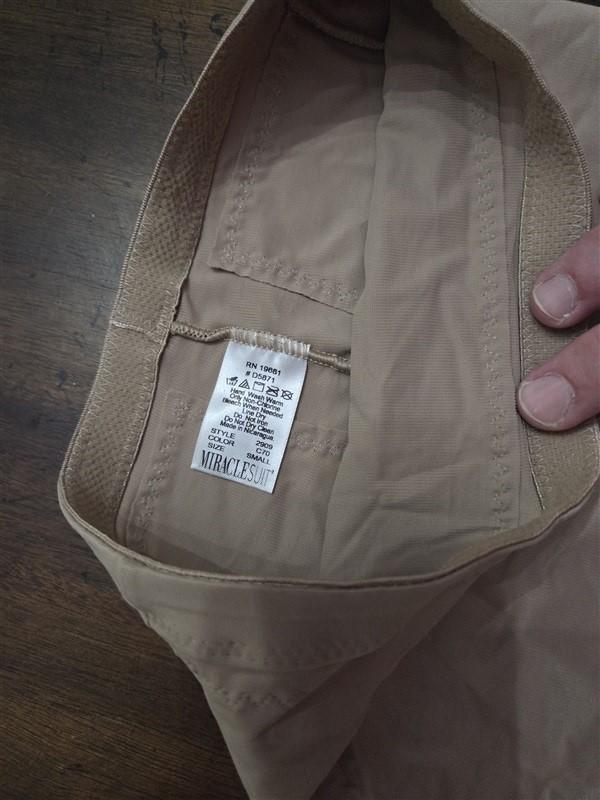 NWOT MiracleSuit S Flexible Fit Hi-Waist Thigh Slimmer 2909 Beige 131503