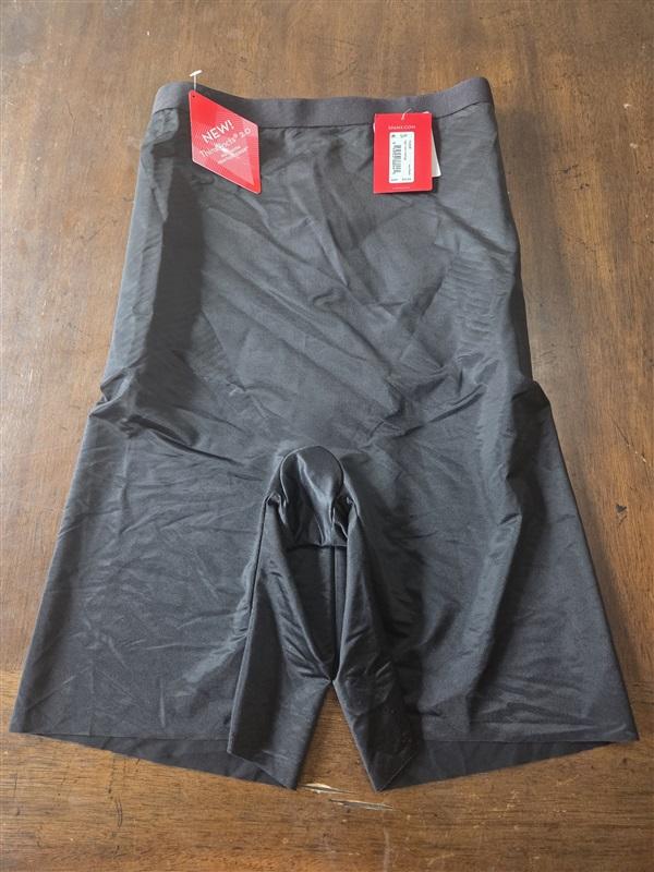 NWOT SPANX S Invisible High-Waisted Mid-Thigh Short 131572