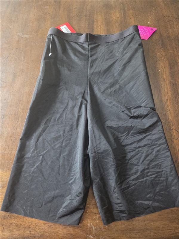 NWOT SPANX S Invisible High-Waisted Mid-Thigh Short 131572