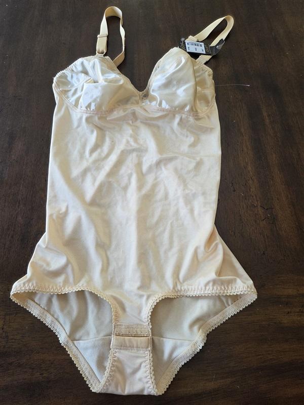 NWT RAGO 38C Body Briefer Medium Shaping 9190 Beige 126863