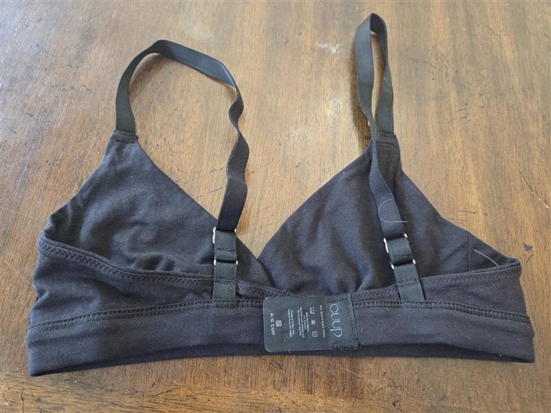NWT CUUP SMALL A-C Cup Plunge Cotton Wirefree Black Bra 131594