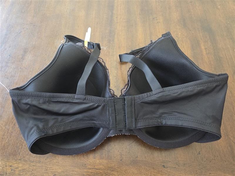 NWT Playtex 36DD Side Smoothing Embroidered Underwire Bra 4513 Black 131614