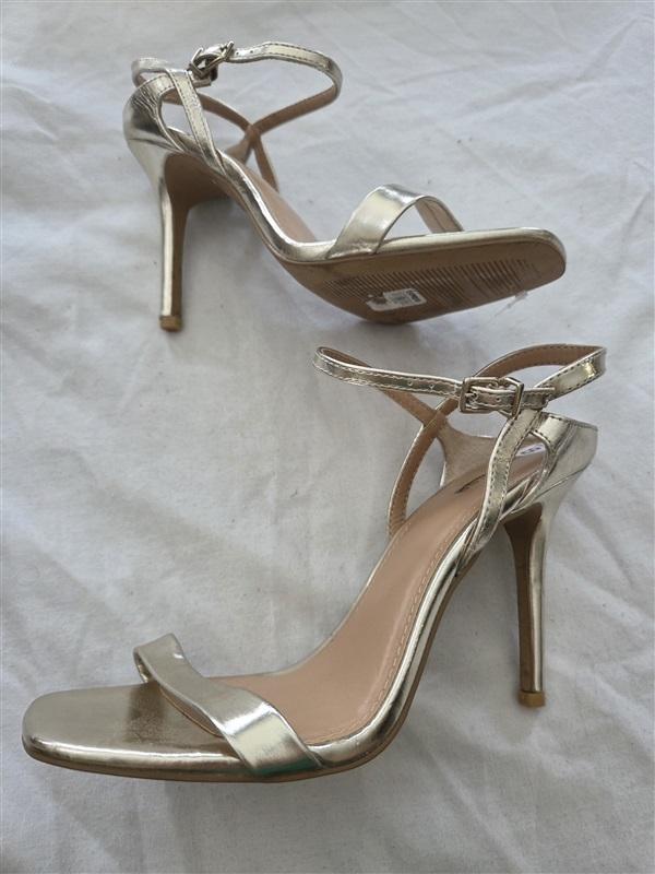 NWOTD Express 8 Ankle Strap Heeled Dress Sandals Gold 131700