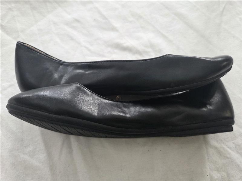 NWOT Kim Rogers 8 Amelia Black Faux Leather Flats 131703