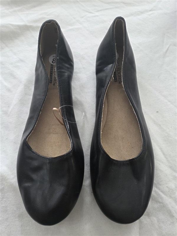 NWOT Kim Rogers 8 Amelia Black Faux Leather Flats 131703