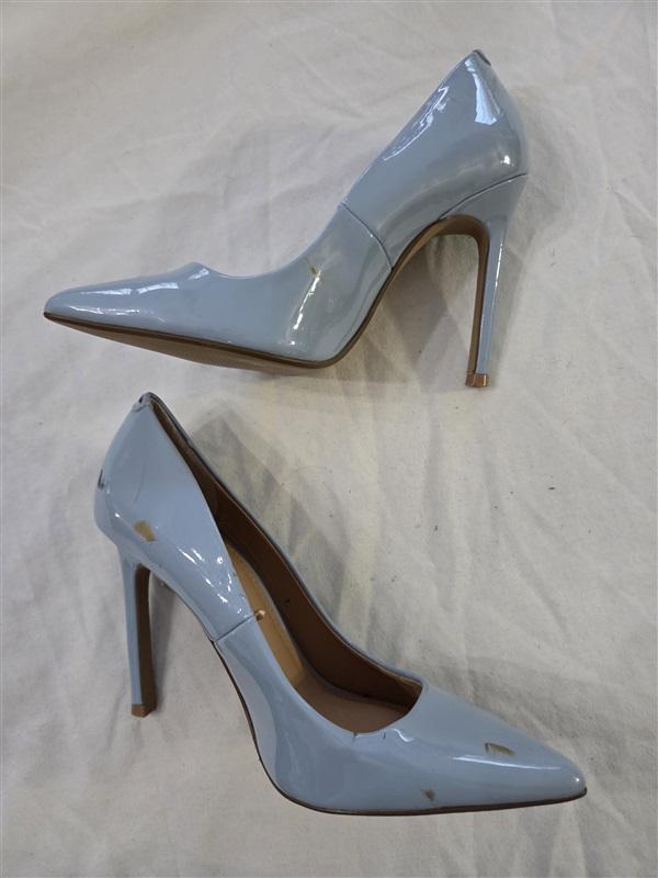 NWOT Express 7 Classic Pointed Toe Patented Leather Blue Pumps 131707