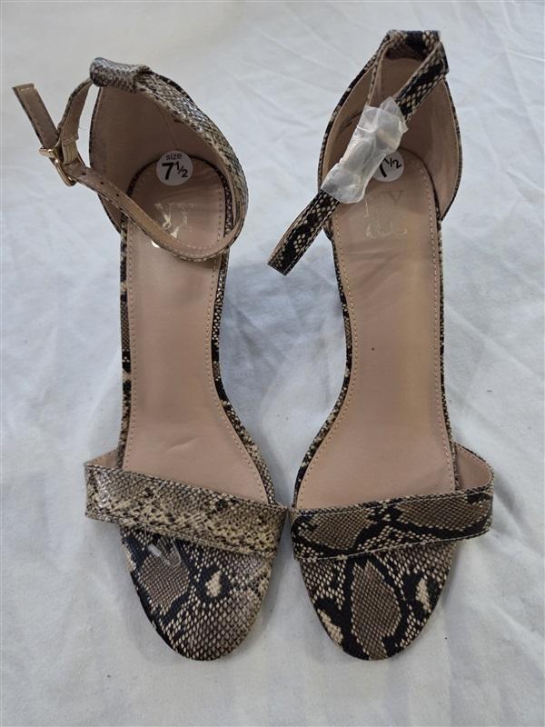 NWOT New York & Company 7.5 Faux Snake Wedge Heel Sandal 131708