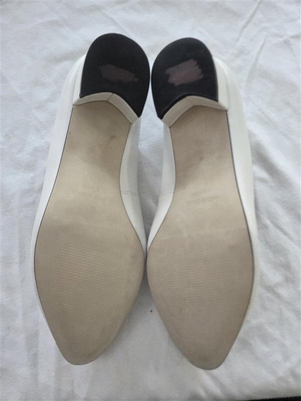 NWOTD Walking Cradles Meredith White Leather Pump 131713