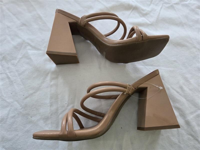NWOT Abound 6.5 Block Heel Slip On Strappy Dress Sandals Beige 131714