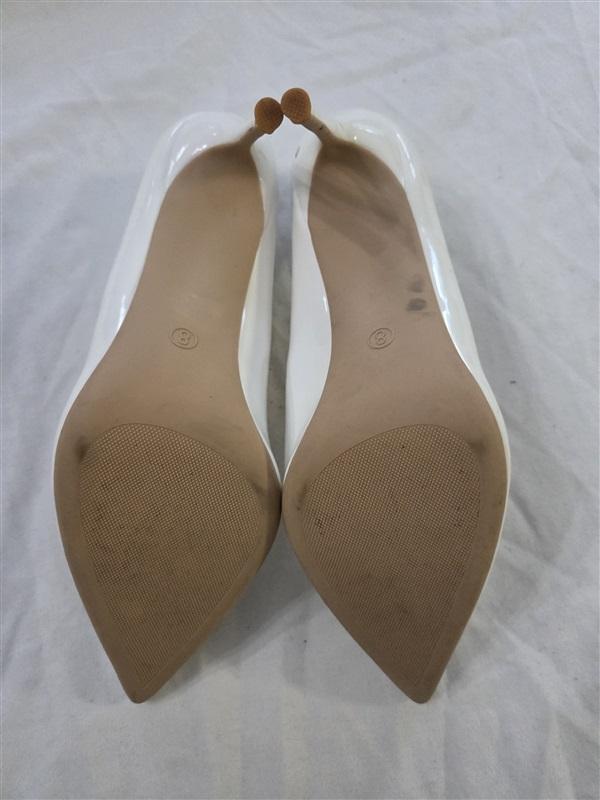 NWOTD Elisabet Tang 8 Patent Leather Pointed Toe High Heel 4" Pumps Ivory 131717