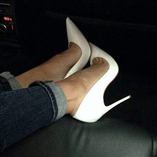 NWOTD Elisabet Tang 8 Patent Leather Pointed Toe High Heel 4" Pumps Ivory 131717