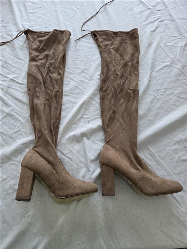 NWOTD My Delicious 7.5 Knee-High Boots Tie Back Taupe Faux Suede 131734