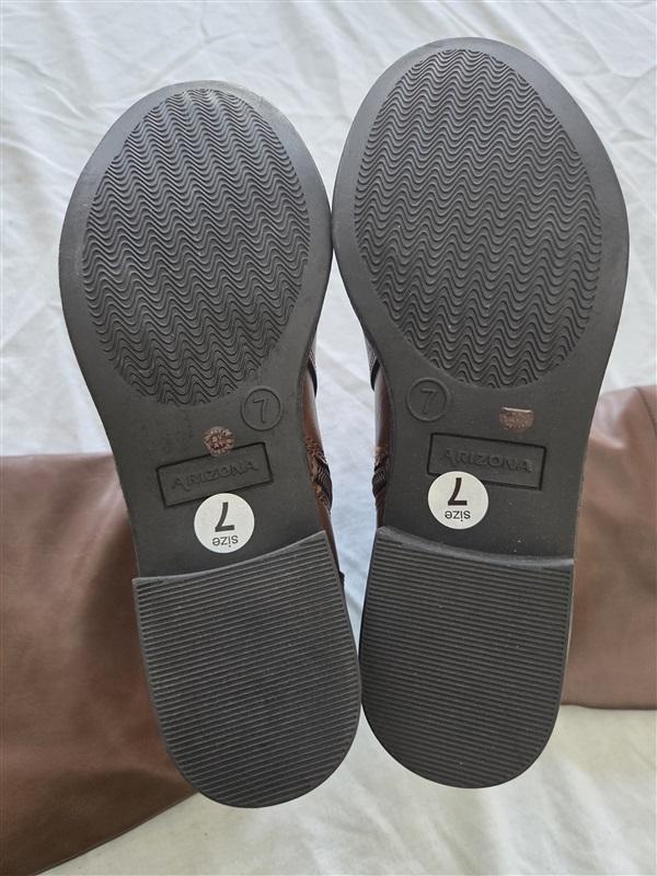 NWT Arizona 7 Denmark Riding Boot Brown Memory Foam 131740