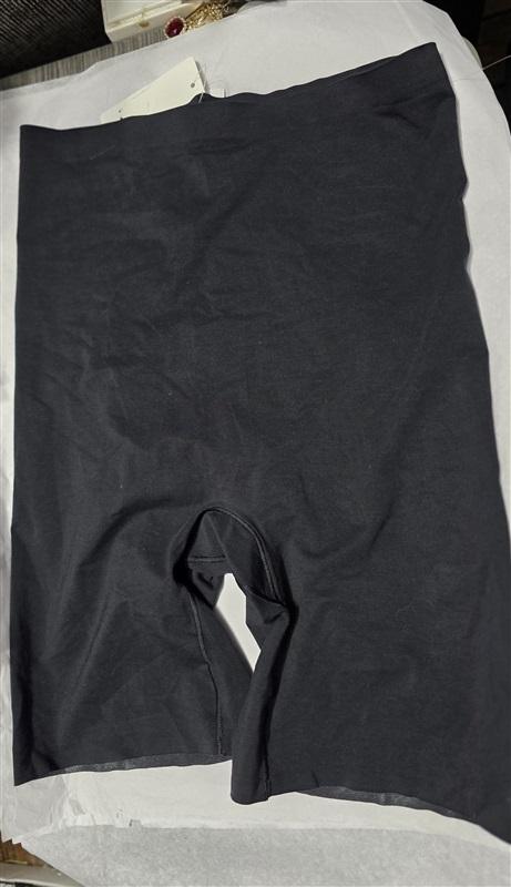 NWT Wacoal S Beyond Naked Thigh Shaper 805330 Black 131758